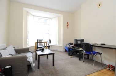 9 Seaton Avenue, Mutley, Plymouth - Image 2